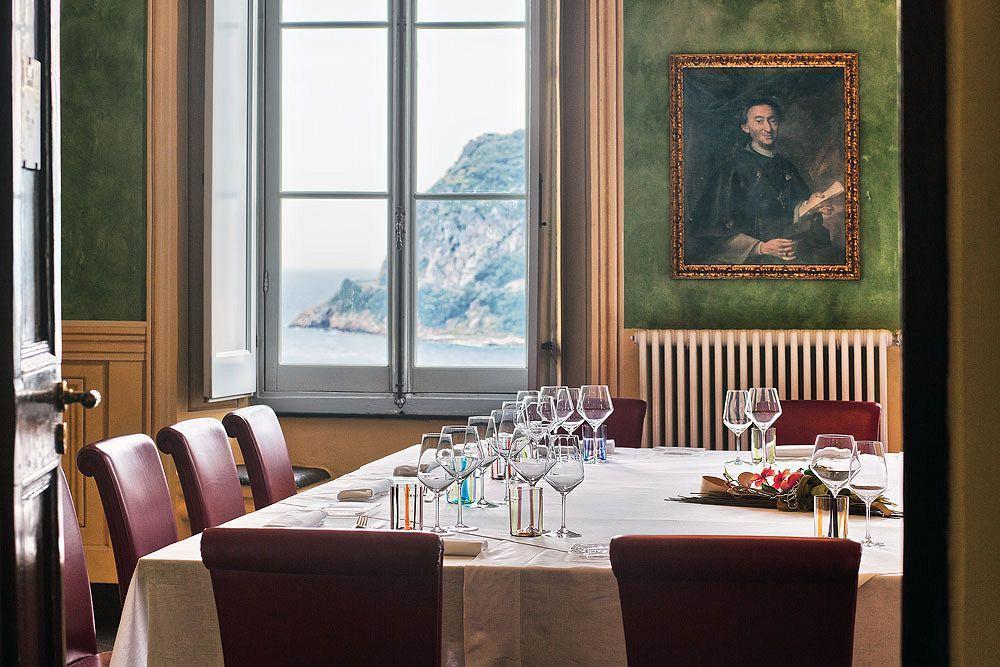 Palazzo Vescovile Hotel Ноли Экстерьер фото